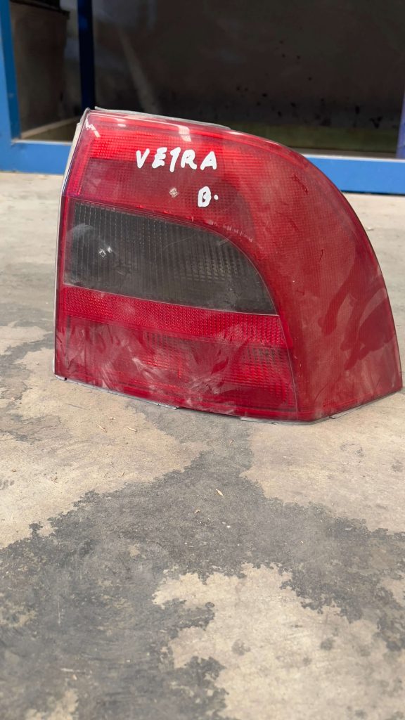 Piloto Opel Vectra derecha