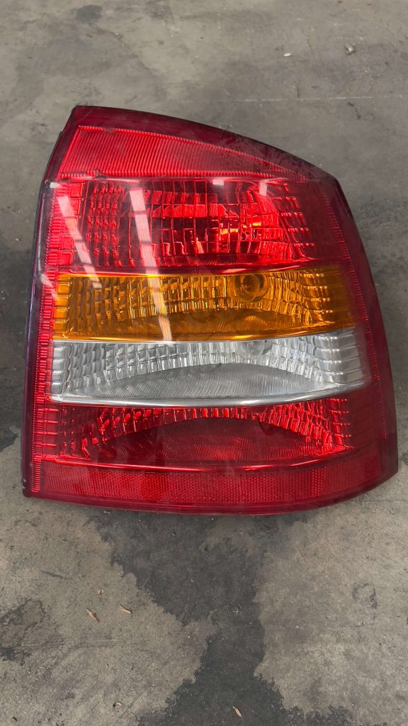 Piloto Trasero Opel Astra derecho